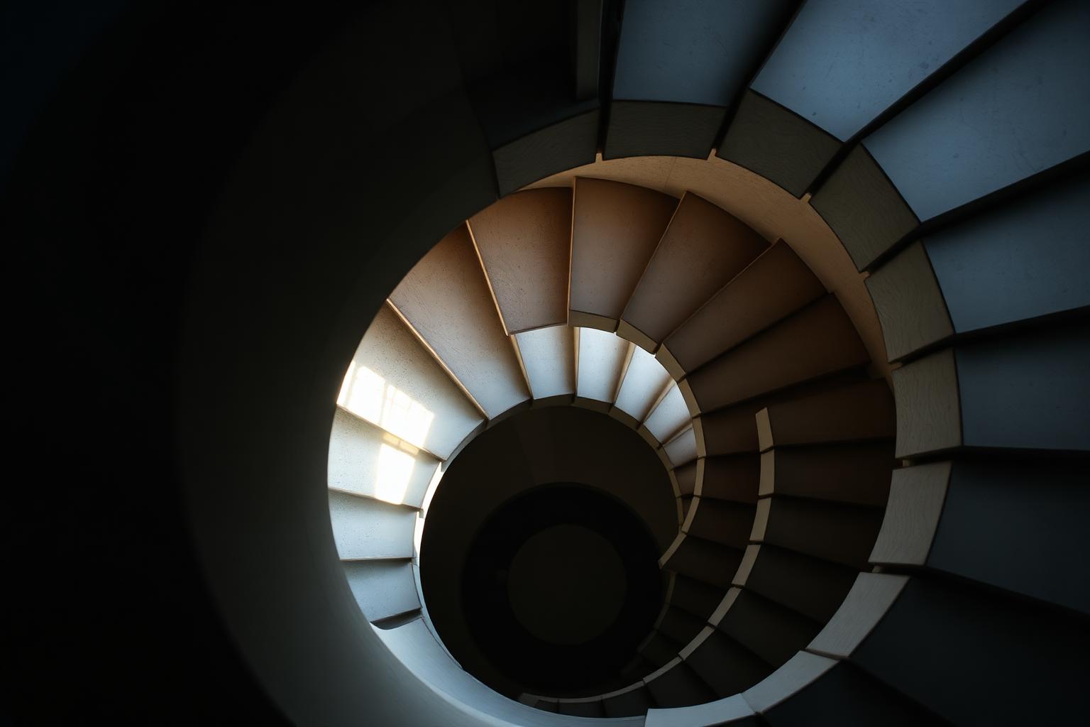 Escalier en colimaçon vu du dessus, image évoquant la répétition psychique